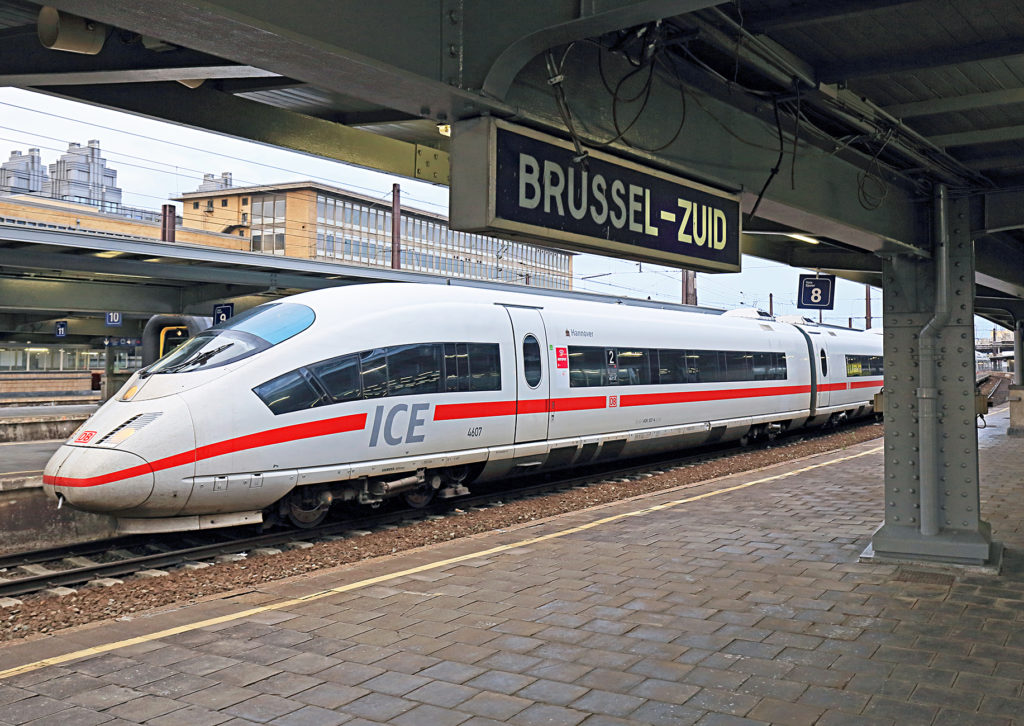 ICE im Bahnhof Brüssel Midi